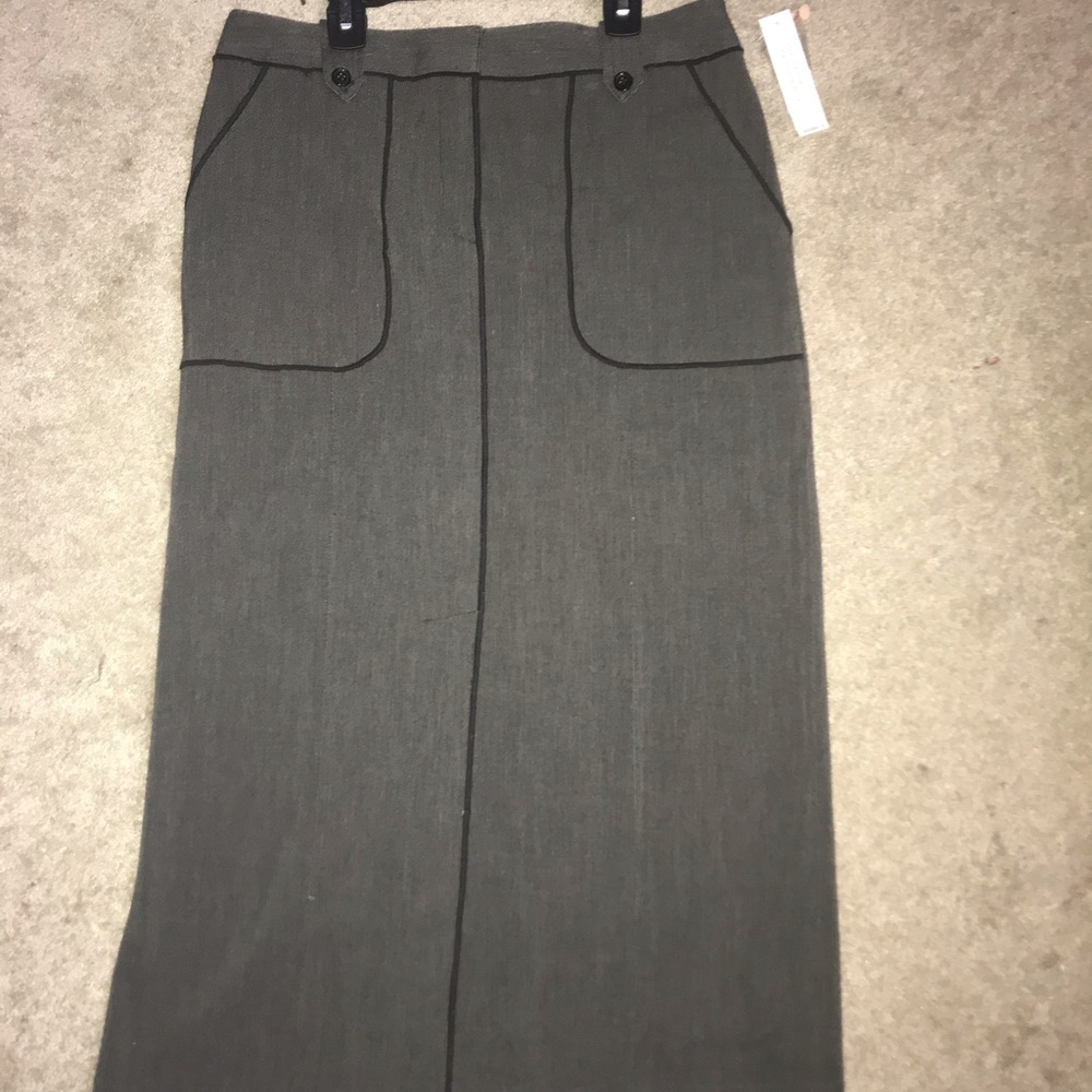 Full length skirt with splits on front and back